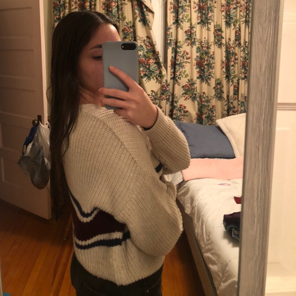 Color blocked sweater - Picture 2 of 3